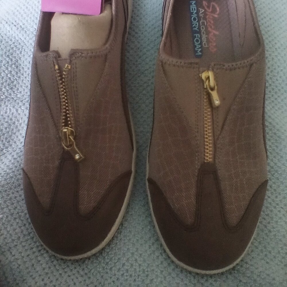 Nib - Skechers Memory Foam Sneakers Size 8 - image 4